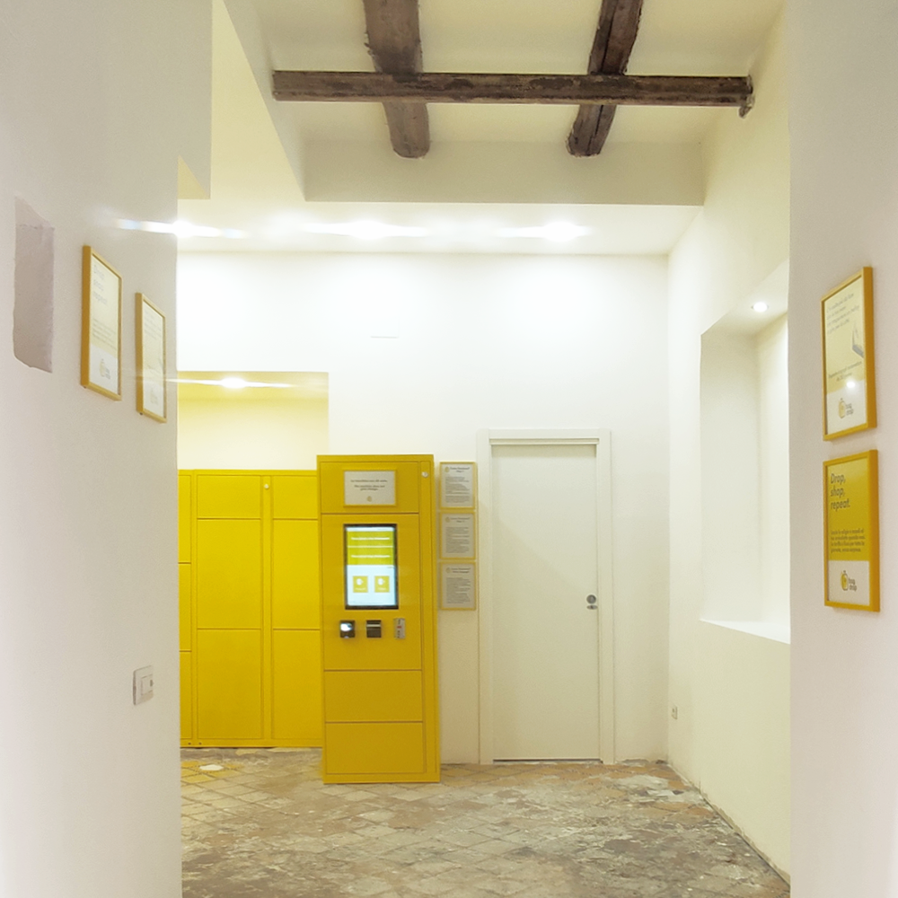 Ingresso negozio Bag Drop Luggage Self Storage da 2€ al giorno